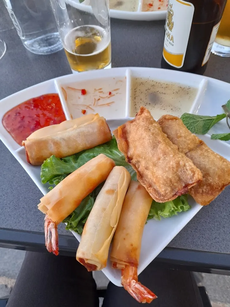 Nems Beignets Crevettes Raviolis Frits Samoussas