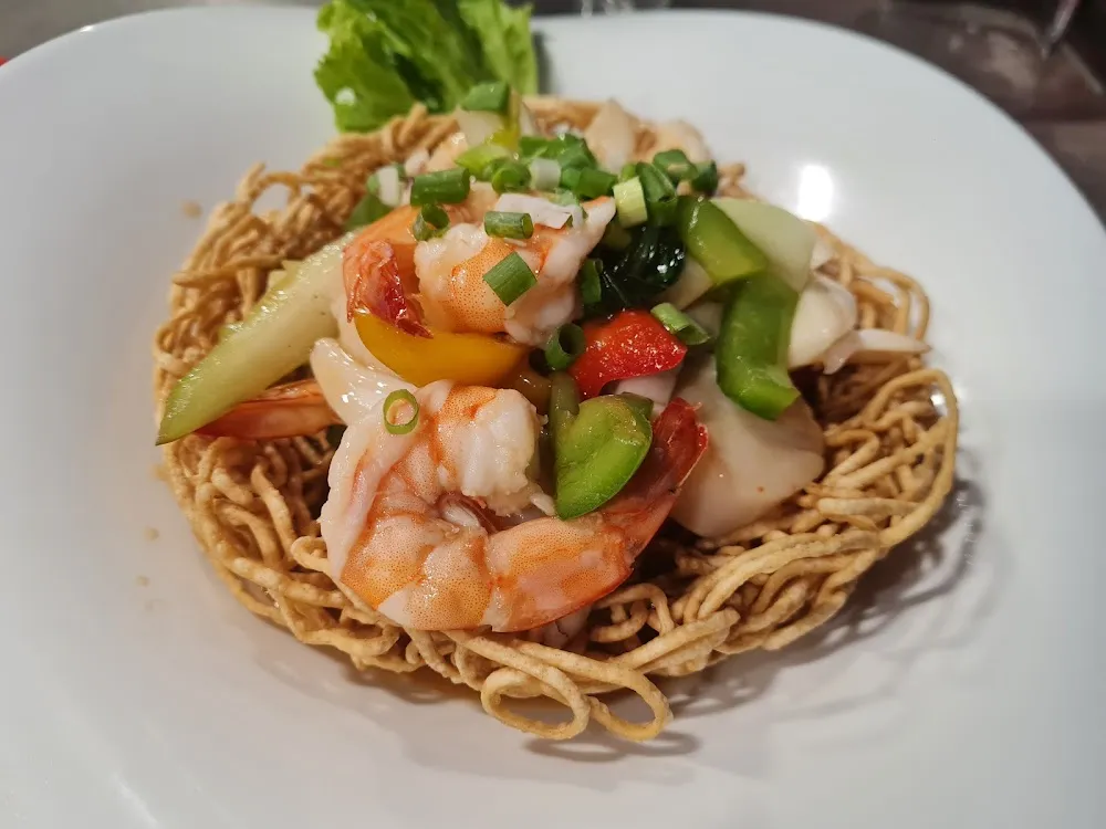 Nouilles Croustillantes Aux Fruits de Mer